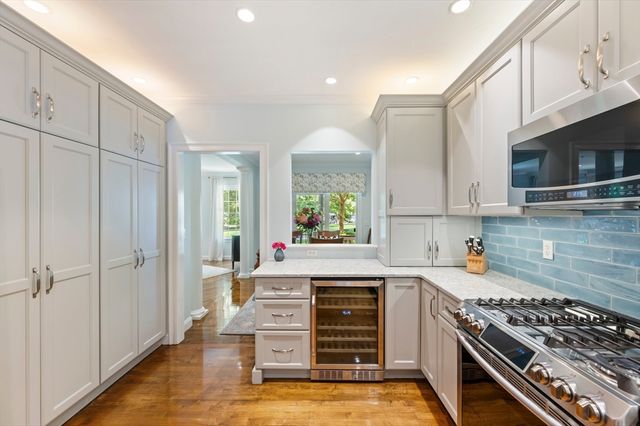 273 Victory Road 273, Quincy, MA 02171