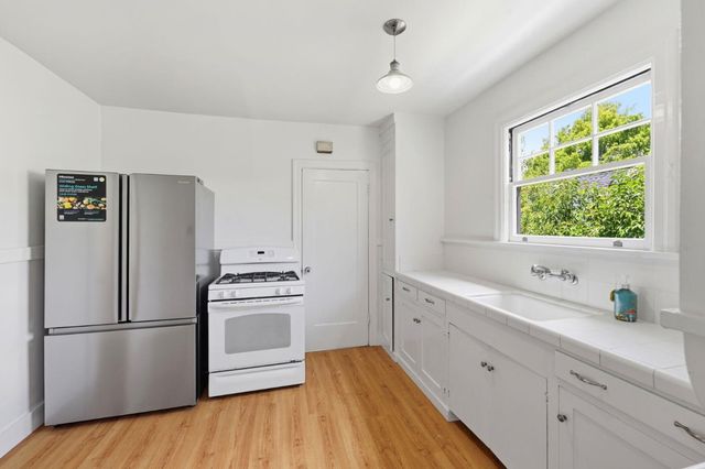 2460 Poppy Drive, Burlingame, CA 94010