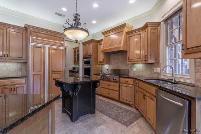 7565 Lakeridge Drive, Montgomery, AL 36117