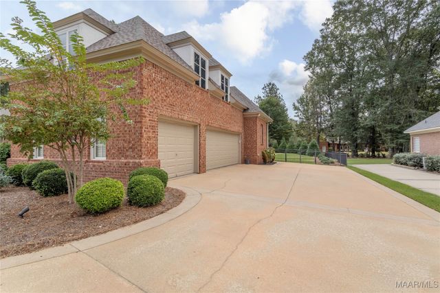 7565 Lakeridge Drive, Montgomery, AL 36117