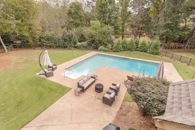 7565 Lakeridge Drive, Montgomery, AL 36117