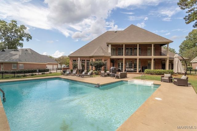 7565 Lakeridge Drive, Montgomery, AL 36117