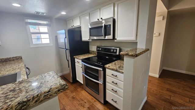 12091 Alta Carmel Ct 10, San Diego, CA 92128