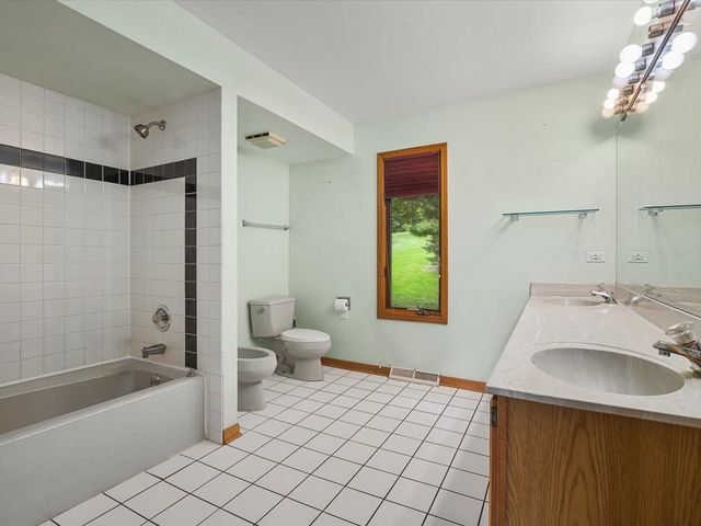 2615 Poplar View Bend, Elgin, IL 60120