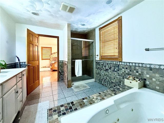 676 North Ellicott Creek Road, Amherst, NY 14228