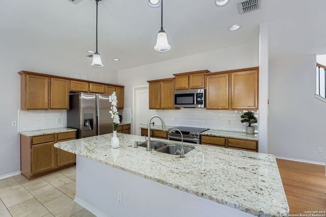 25519 Echo Springs, San Antonio, TX 78260