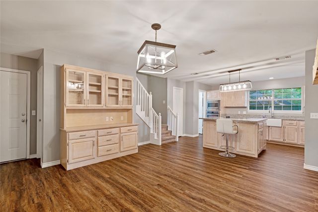3925 Lakeshore Drive, Reno, TX 75462