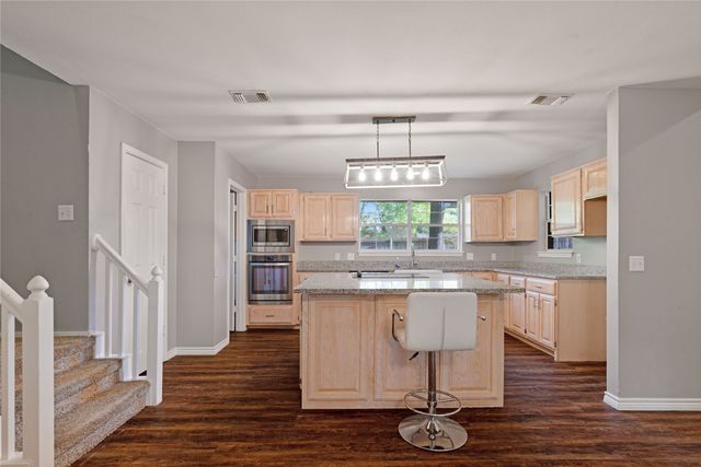 3925 Lakeshore Drive, Reno, TX 75462