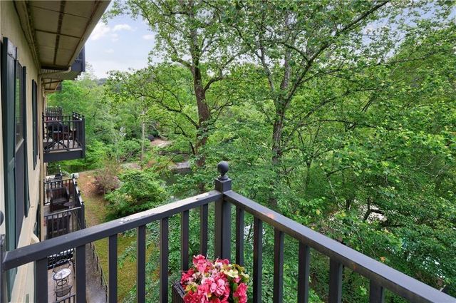 27306 Plantation Drive NE 306, Atlanta, GA 30324