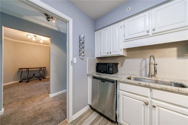 27306 Plantation Drive NE 306, Atlanta, GA 30324