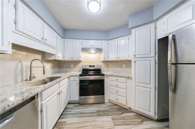 27306 Plantation Drive NE 306, Atlanta, GA 30324