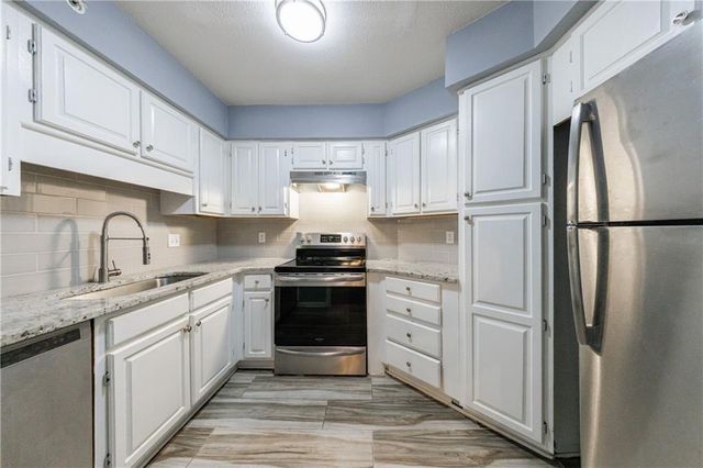 27306 Plantation Drive NE 306, Atlanta, GA 30324