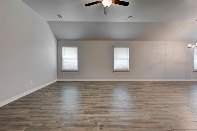 9113 Anaum Lane, Yukon, OK 73099