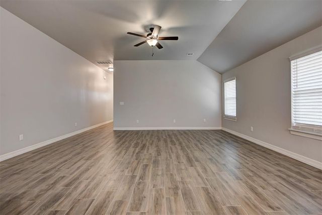 9113 Anaum Lane, Yukon, OK 73099