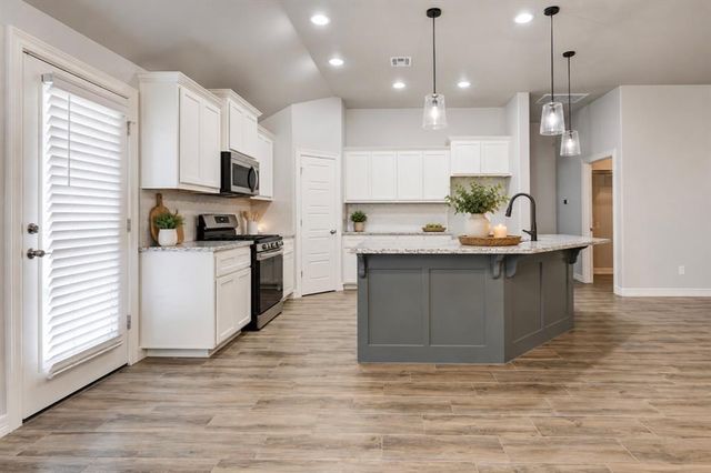 9113 Anaum Lane, Yukon, OK 73099