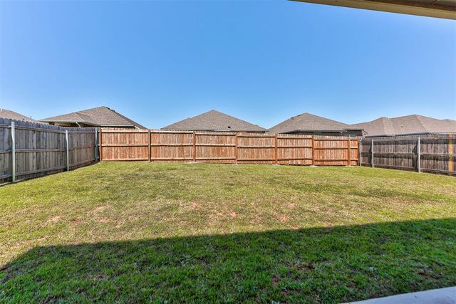 9113 Anaum Lane, Yukon, OK 73099