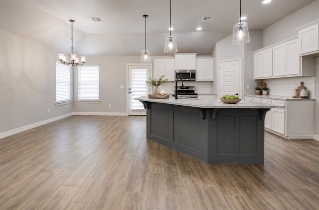 9113 Anaum Lane, Yukon, OK 73099