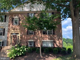 12100 GREENWAY CT #202, Fairfax, VA 22033