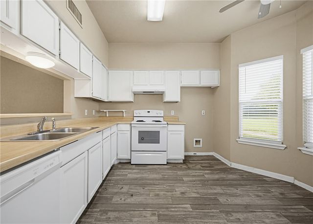 2801 Saint Joseph St A, Corpus Christi, TX 78418