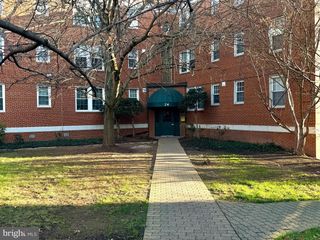 24 S OLD GLEBE RD S #202, Arlington, VA 22204
