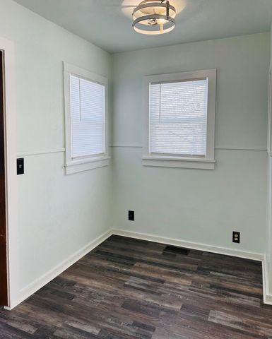 1042 W Third Street, West Plains, MO 65775