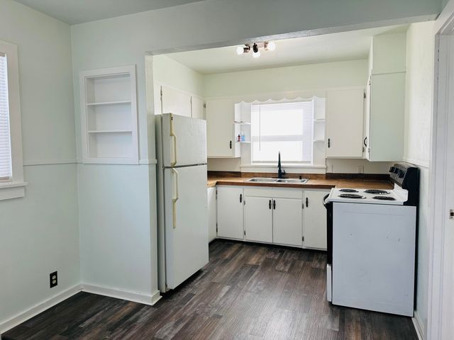 1042 W Third Street, West Plains, MO 65775