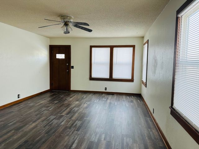 1042 W Third Street, West Plains, MO 65775