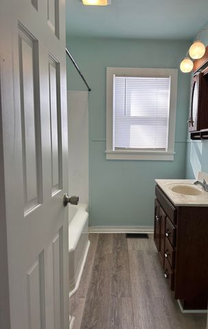 1042 W Third Street, West Plains, MO 65775