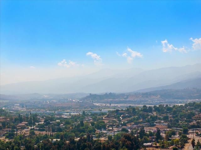 19065 Envoy Ave, Corona, CA 92881