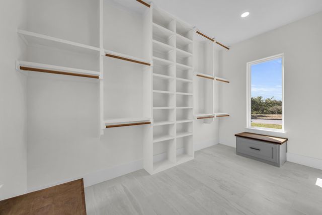 101 Silver Way W, Horseshoe Bay, TX 78657