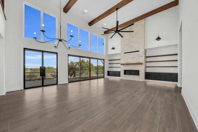 101 Silver Way W, Horseshoe Bay, TX 78657