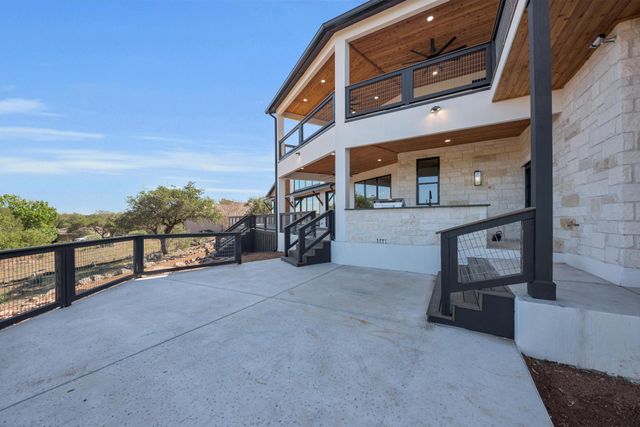 101 Silver Way W, Horseshoe Bay, TX 78657