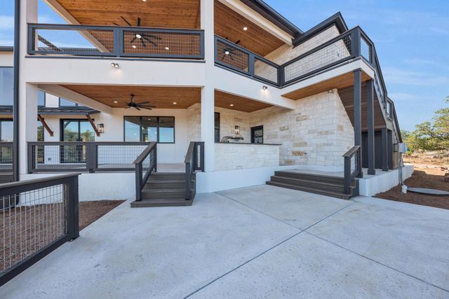 101 Silver Way W, Horseshoe Bay, TX 78657