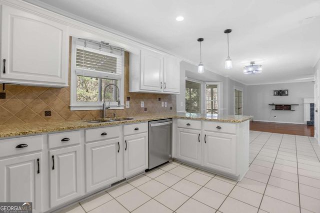 6049 Wyndham Woods Drive, Powder Springs, GA 30127