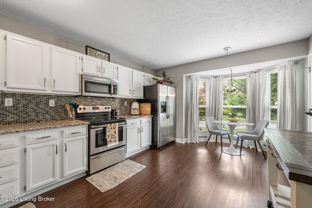 4302 Holly Tree Dr, Louisville, KY 40241