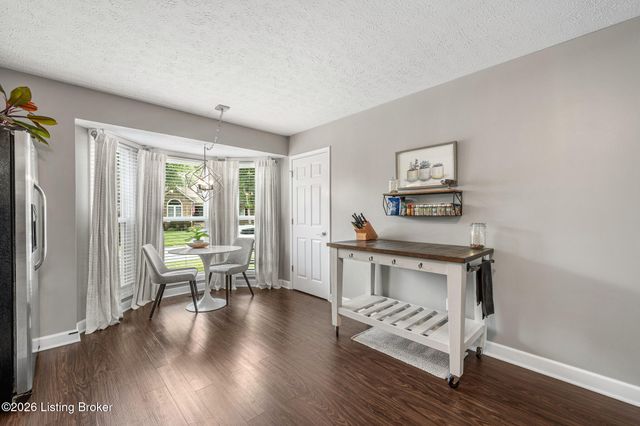 4302 Holly Tree Dr, Louisville, KY 40241