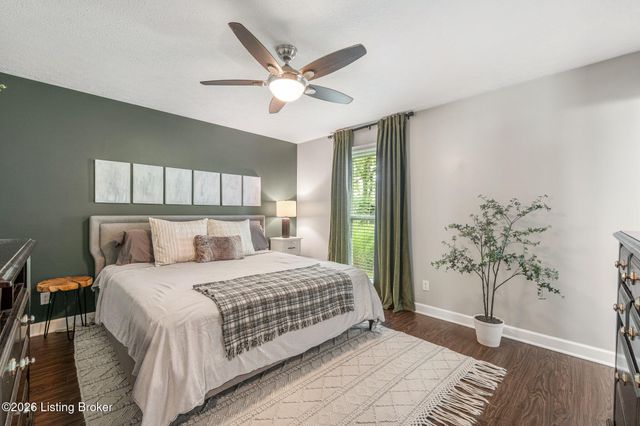 4302 Holly Tree Dr, Louisville, KY 40241