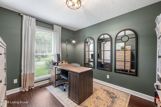4302 Holly Tree Dr, Louisville, KY 40241