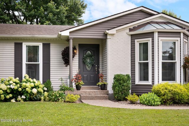 4302 Holly Tree Dr, Louisville, KY 40241