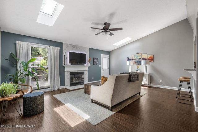 4302 Holly Tree Dr, Louisville, KY 40241