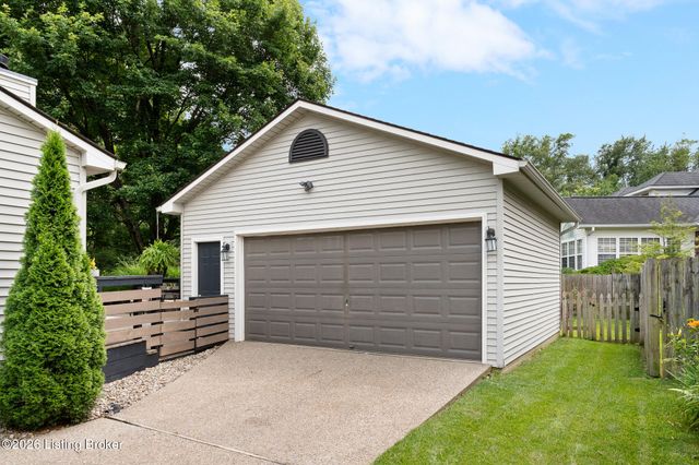 4302 Holly Tree Dr, Louisville, KY 40241