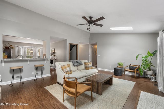 4302 Holly Tree Dr, Louisville, KY 40241