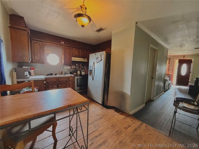 1108 S Atlanta Place, Tulsa, OK 74104