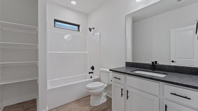 86 N Banner Avenue, Farmington, AR 72730