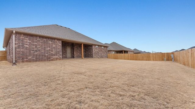 86 N Banner Avenue, Farmington, AR 72730