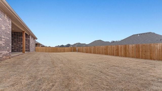 86 N Banner Avenue, Farmington, AR 72730