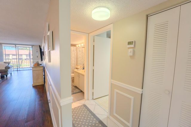 4725 E Lucerne Lakes Blvd Boulevard E 203, Lake Worth, FL 33467