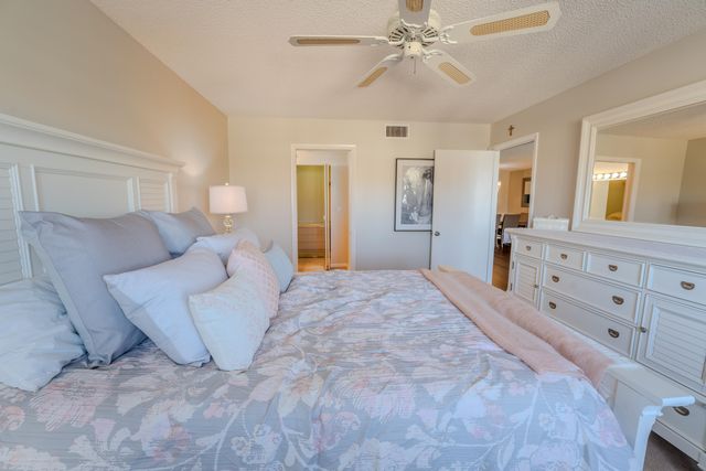 4725 E Lucerne Lakes Blvd Boulevard E 203, Lake Worth, FL 33467