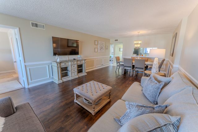 4725 E Lucerne Lakes Blvd Boulevard E 203, Lake Worth, FL 33467