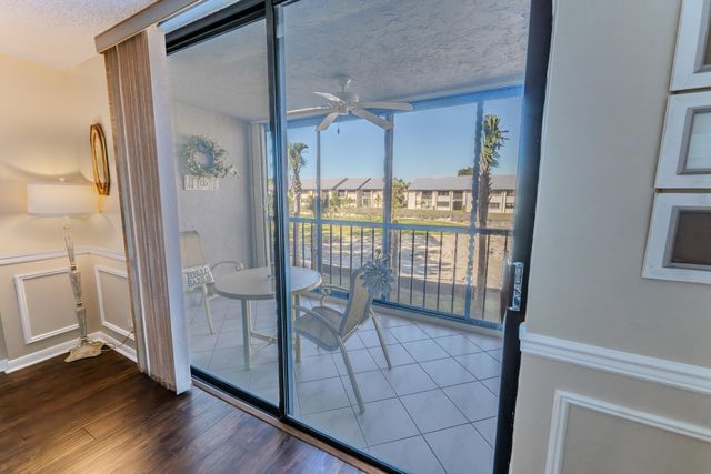 4725 E Lucerne Lakes Blvd Boulevard E 203, Lake Worth, FL 33467